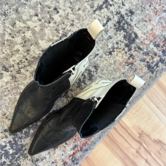 Dolce Vita Black and Cream Heeled Boots - Picture 5 of 8